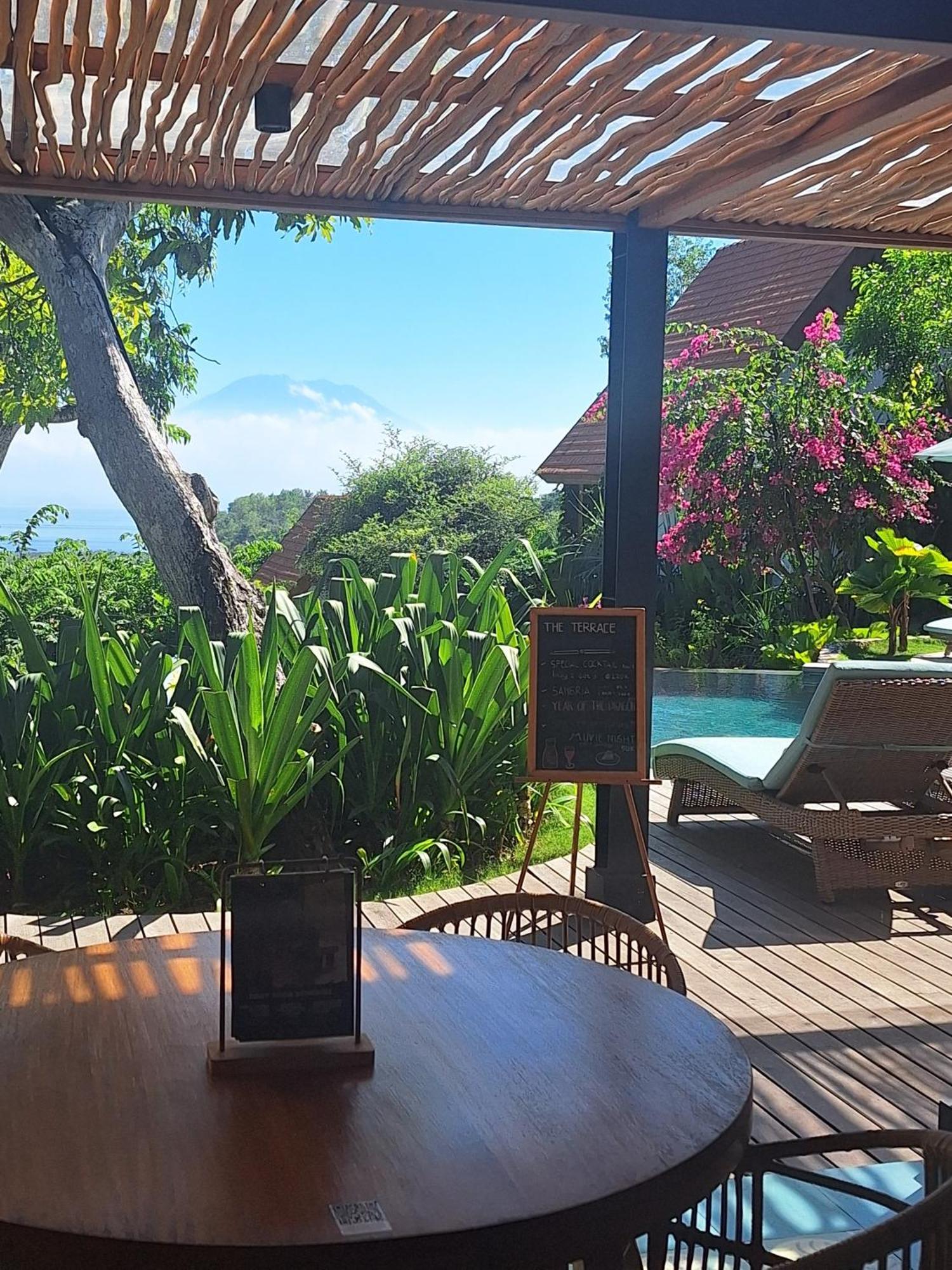 Deep Roots Dive & Yoga Resort Ped Exterior photo
